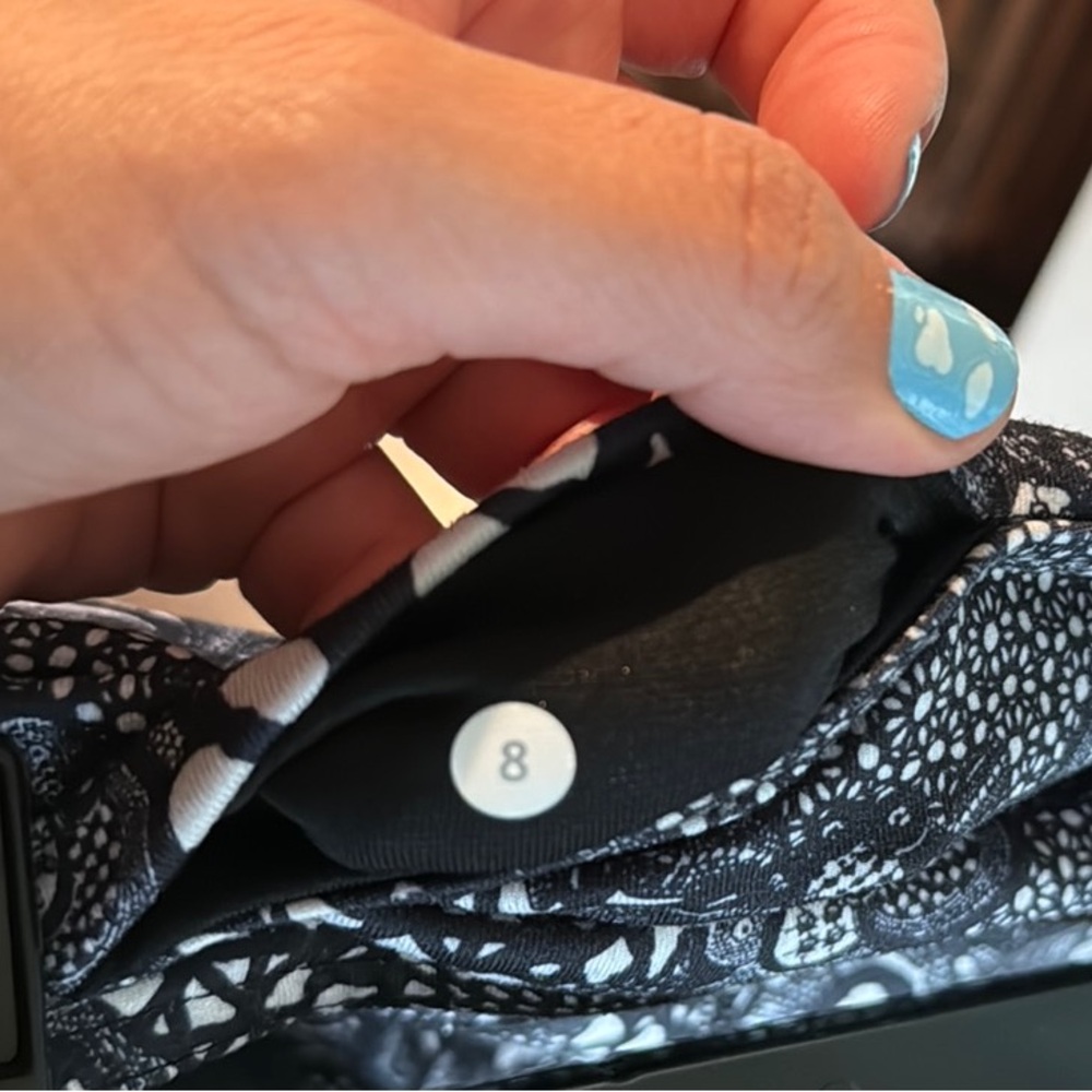 lululemon Patterned capri - Picture 2 of 4